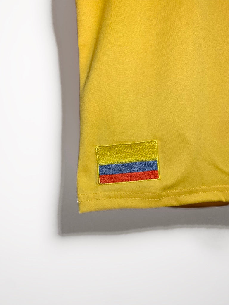 Y2K Colombia Crop Tee